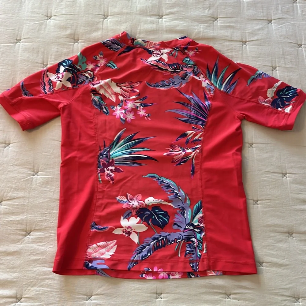 💕 2 for $15 - Old Navy Red and Purple Floral Rash Guard